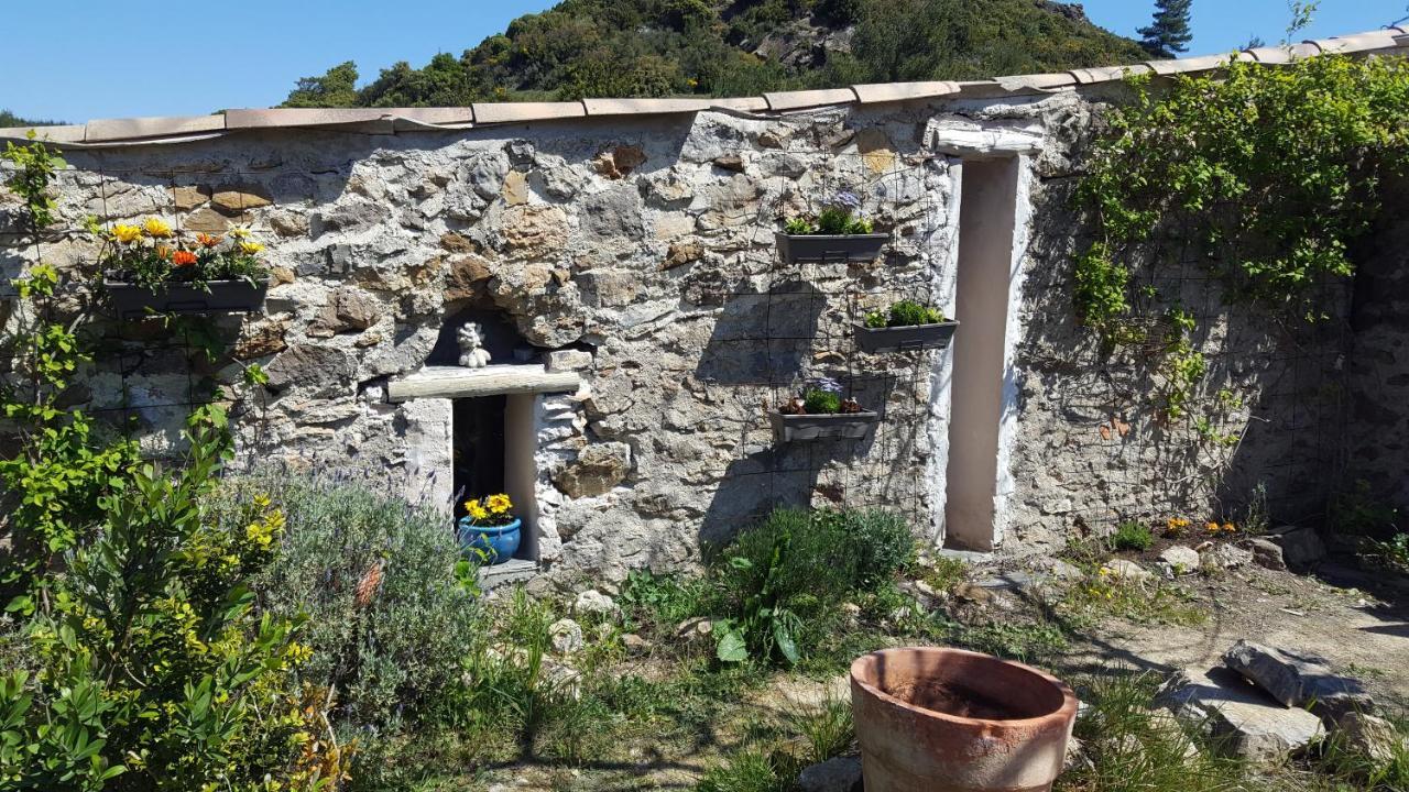 مبيت وإفطار Fraissé-des-Corbières La Loubiere, Ancienne Bergerie En Pleine Garrigue المظهر الخارجي الصورة